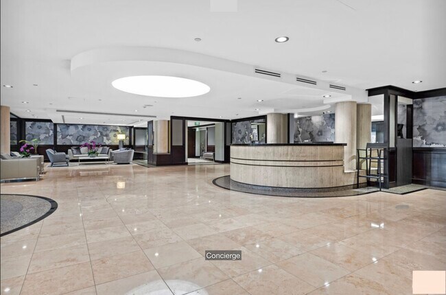 Foto del edificio - 200 N Swall Dr