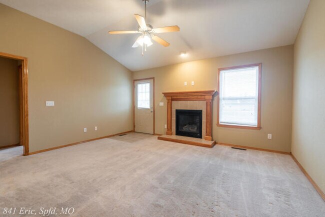 Building Photo - 841 S Eric St