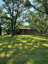 Building Photo - 1515 Oak Grove Rd