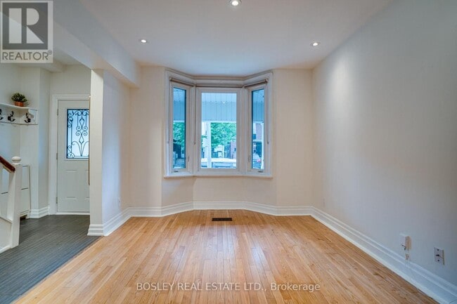 Building Photo - 20 Connaught Ave
