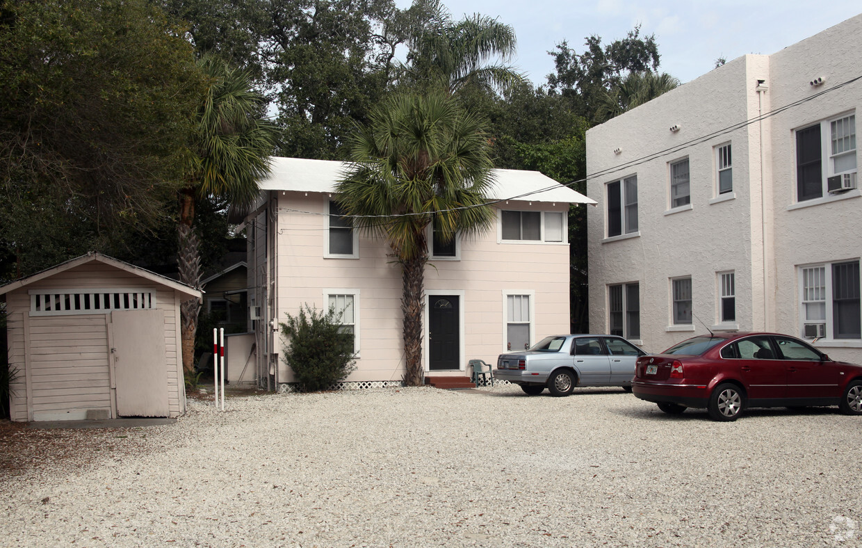 Building Photo - Kansas Avenue Apartments