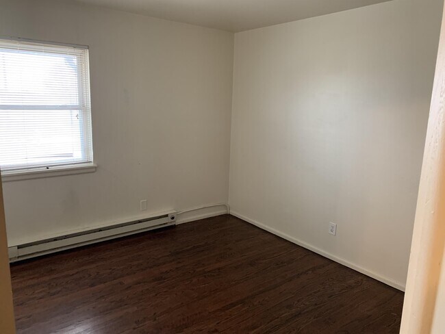 Building Photo - 2610 Mt Pleasant St