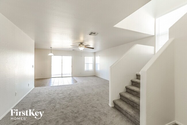 Foto del edificio - 850 S 223rd Ln