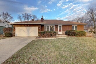 Building Photo - 547 Eichler Dr