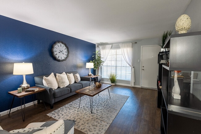 Building Photo - Steeplechase