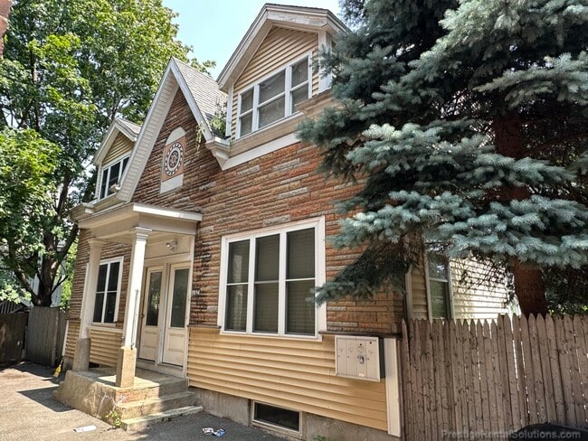 Building Photo - 842 Dorchester Ave
