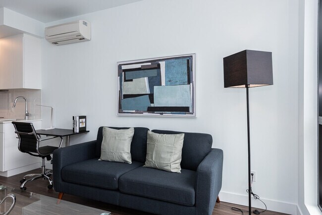 Building Photo - 1421 Av. Argyle