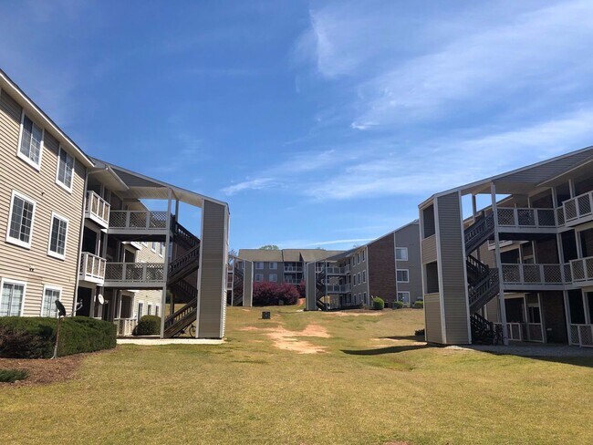 Foto del edificio - University Place is the PERFECT Home!