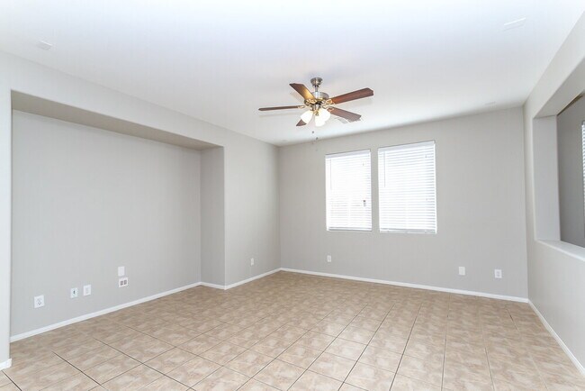 Foto del edificio - 9230 Weeping Water Ave
