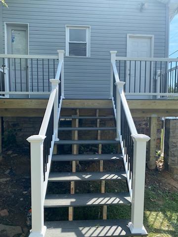 Private entrance - 1718 2nd Ave