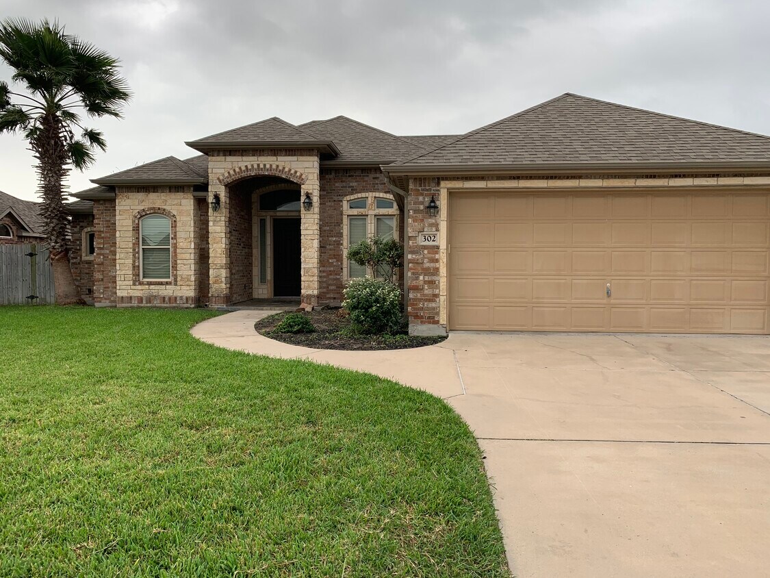 Primary Photo - 302 Olympic Dr