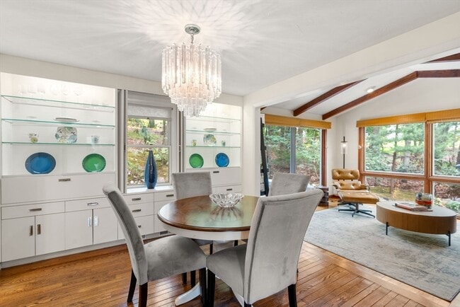 Foto del edificio - 10 Pinewood Cir