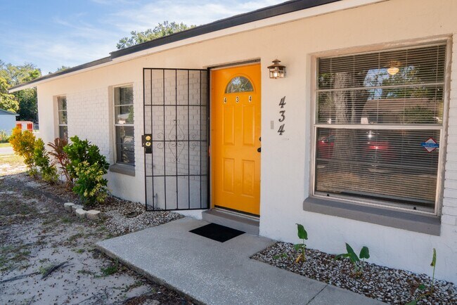 Foto del edificio - 434 W 17th St