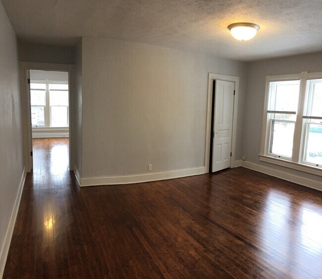 Dining and Living Space - 958 Bluff St