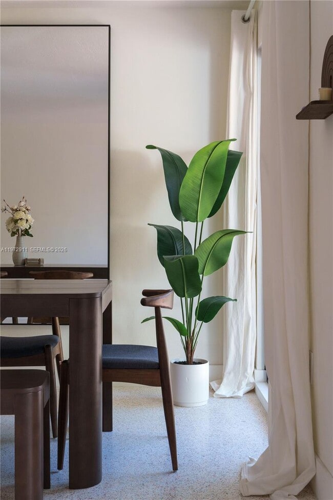 Foto del edificio - 1860 SW 13th St