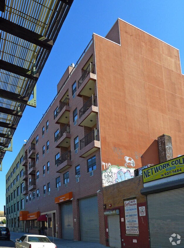 Foto del edificio - Alma West