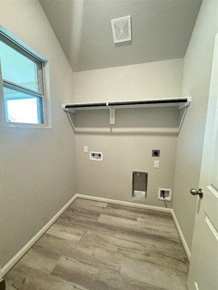 Foto del edificio - 19232 Hazel Firs Ln