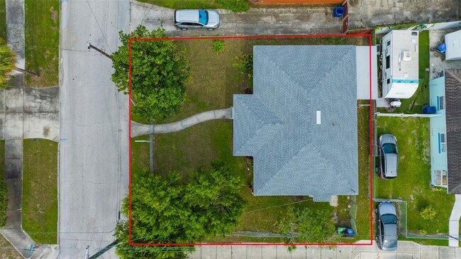 Building Photo - 701 E Adalee St