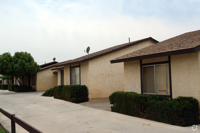 Building Photo - 15334 Sequoia Ave