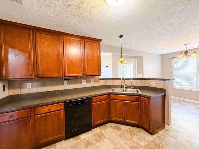 Building Photo - 1904 Yellowbrick Rd