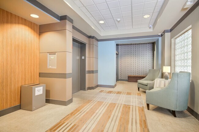 Foto del edificio - Views of Lake Union Gorgeous 2 bedroom with 2 decks