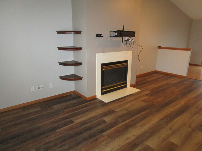 Building Photo - 903 Erin Dr