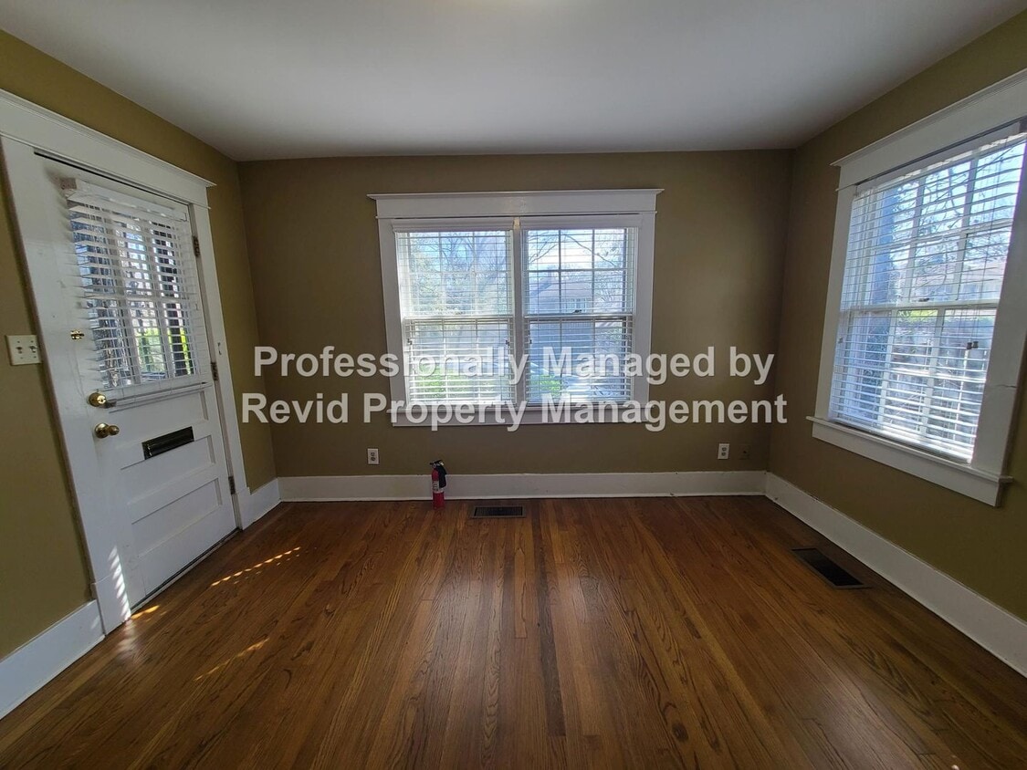 Photo - 288 N. McLean Blvd