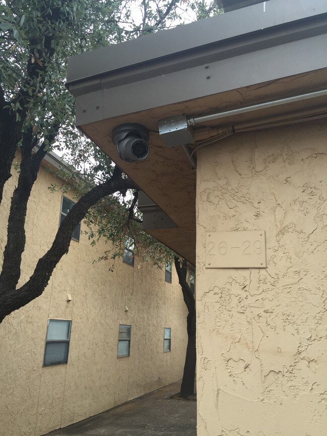 Cámaras del sistema de seguridad totalmente nuevas - University Park Apartments