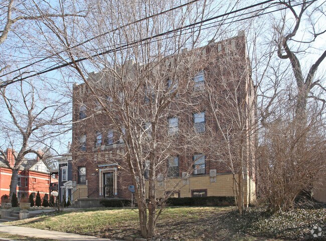 Building Photo - 2628 Cleinview Avenue