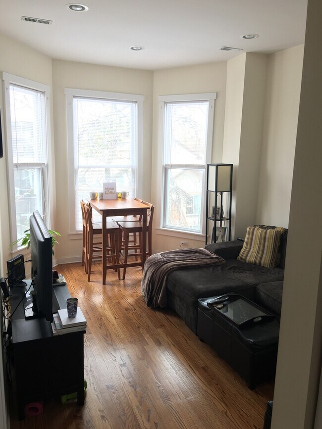 Foto del edificio - 1645 W Huron St