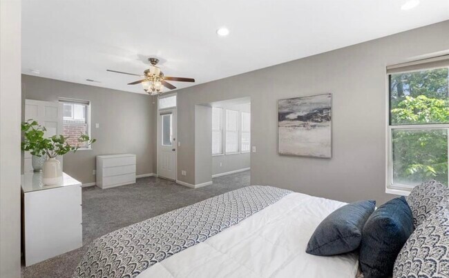 Foto del edificio - 3618 McRee Ave