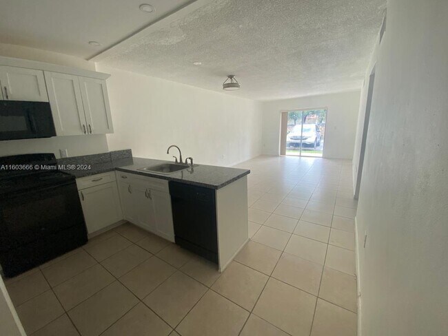 Foto del edificio - 13920 Lake Placid Ct