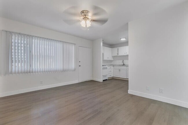 Foto del edificio - 4321 E Imperial Hwy