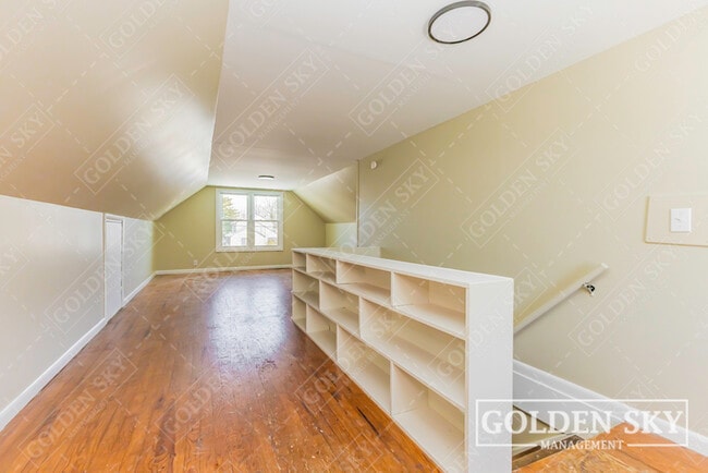 Building Photo - 2208 S Pershing Dr