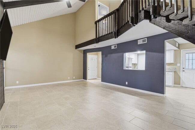 Foto del edificio - 4039 Village Square