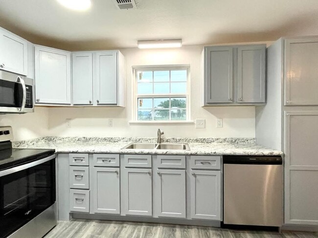 Building Photo - 13171 Sandpiper Rd