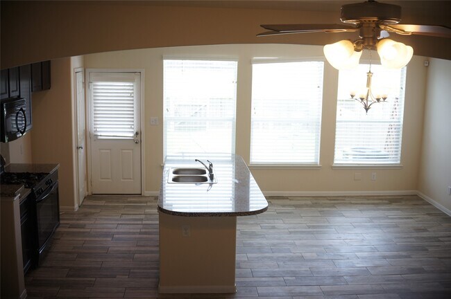 Building Photo - 1619 Grable Cove Ln