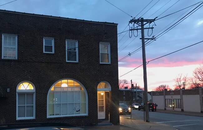 Building Photo - 5832 Macklind Ave