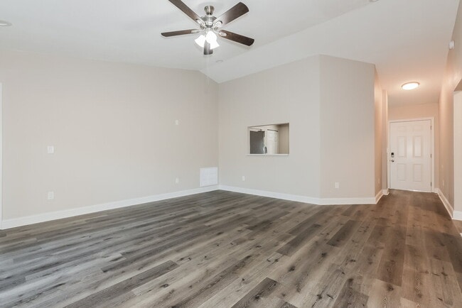 Foto del edificio - 306 Carriage Crossing Cir