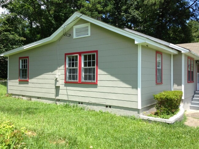 Building Photo - 156 Howle Ave