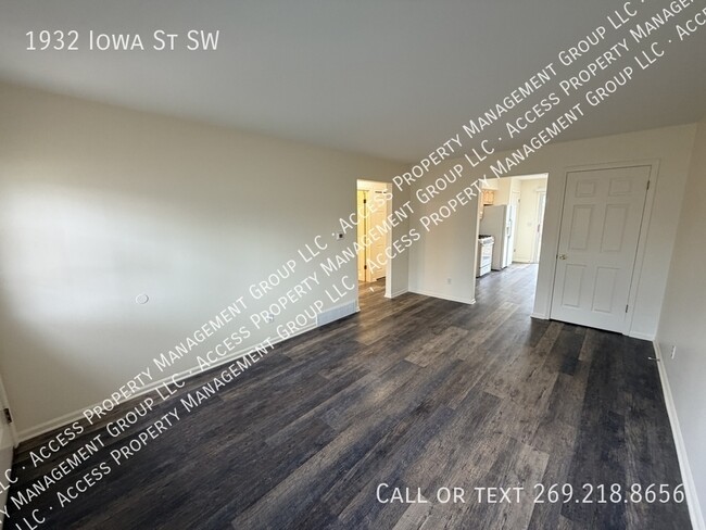 Foto del edificio - 1932 Iowa St SW