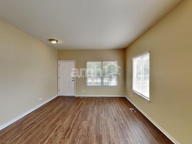 Building Photo - 2805 Cantore Rd