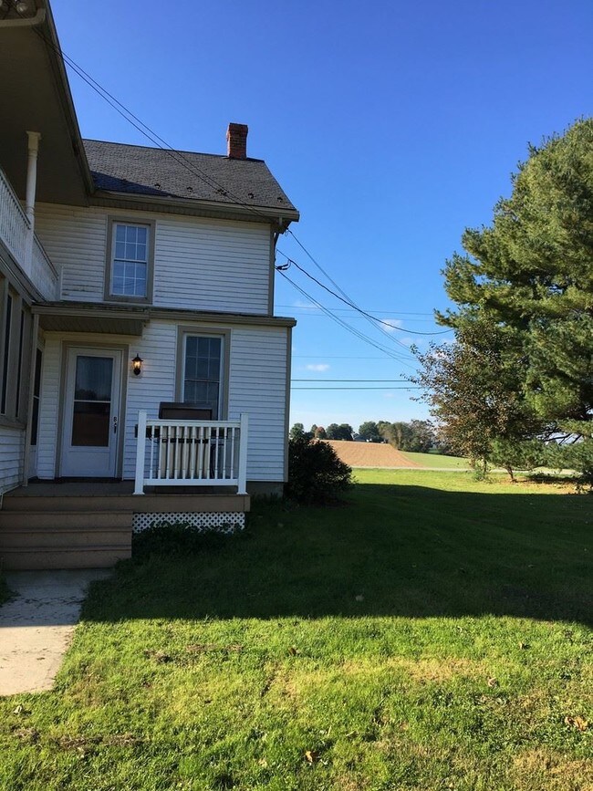 Foto del edificio - 3250 River Rd