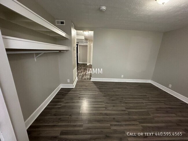 Foto del edificio - 3915 Bridge Ave
