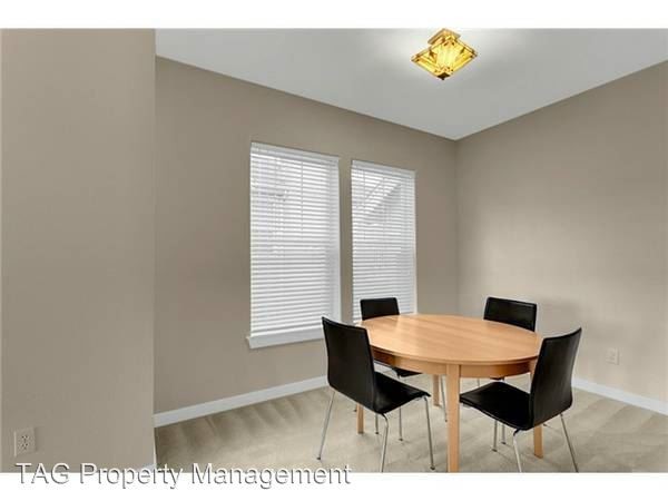 Building Photo - 22669 NE Alder Crest Dr