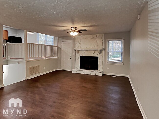 Foto del edificio - 3709 Summit Dr NW