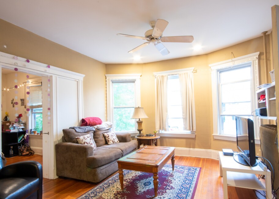 Foto principal - 142 Calumet St
