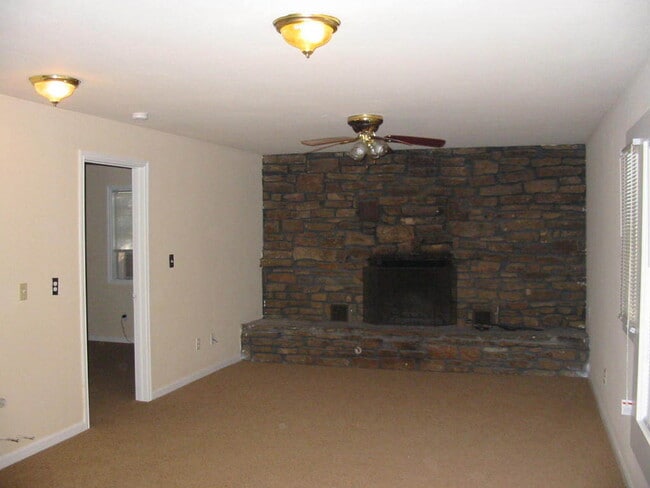 Foto del edificio - 4BR 2 BA House around the corner from Wilson Park!