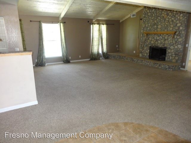 Building Photo - 12353 N Friant Rd