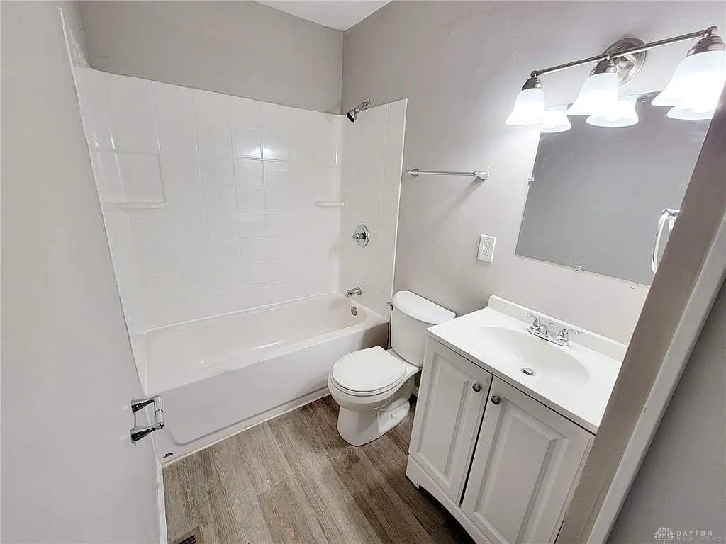 1385 Guenther Rd, Dayton, OH 45417